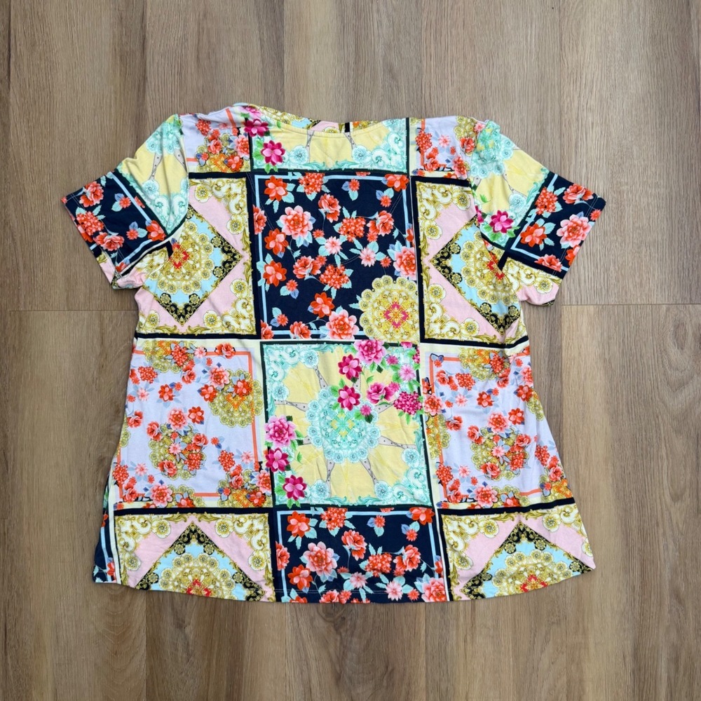 Johnny Was Jasper Swingy tee Floral Patchwork Bamboo V-Neck Top XL Multi - Picture 4 of 8